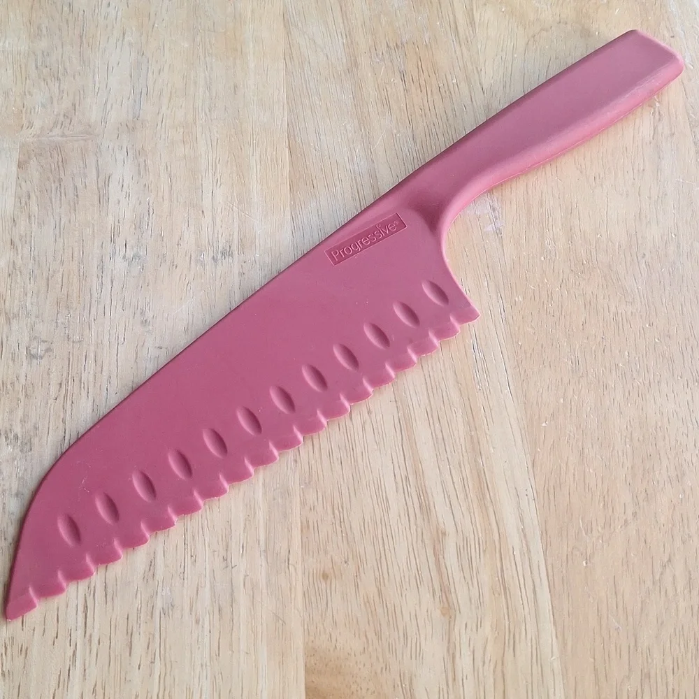 Progressive Serrated Red Plastic Produce Lettuce Knife